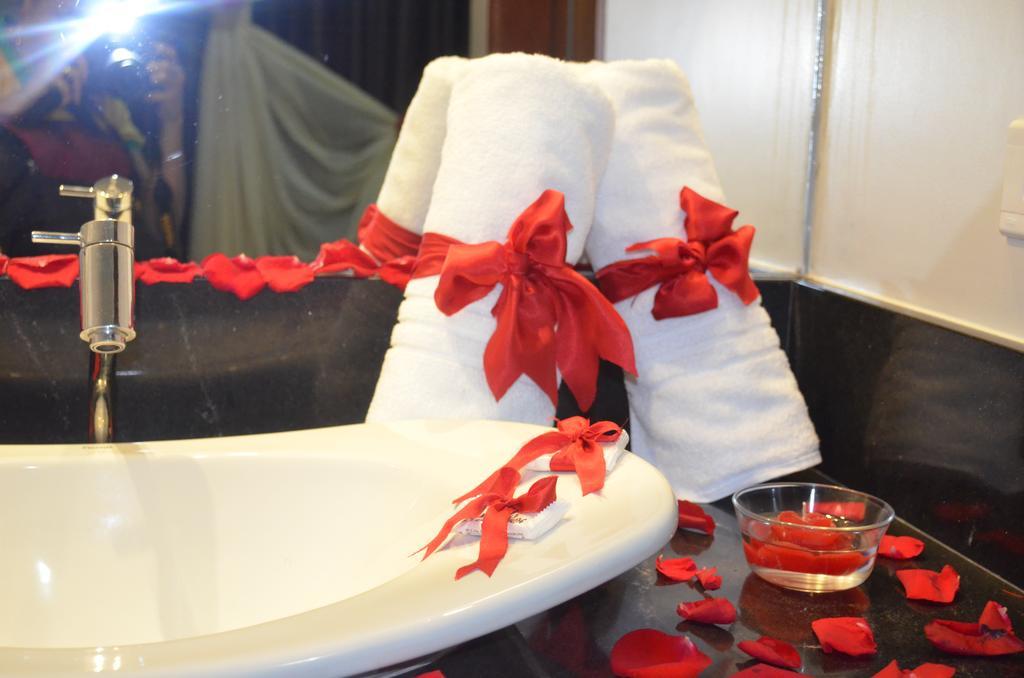 Hotel Palace Avenida Caiaponia Номер фото