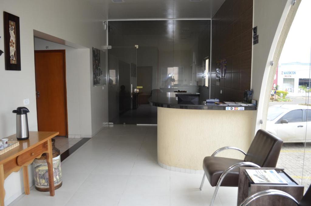 Hotel Palace Avenida Caiaponia Номер фото